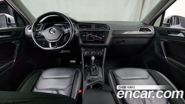Volkswagen Tiguan 2018 — Şəkil 7/20