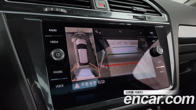 Volkswagen Tiguan 2018 — Şəkil 15/20