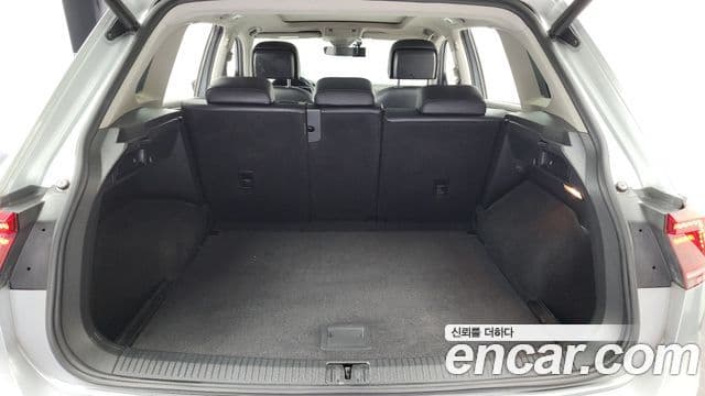 Volkswagen Tiguan 2018 — Şəkil 20/20