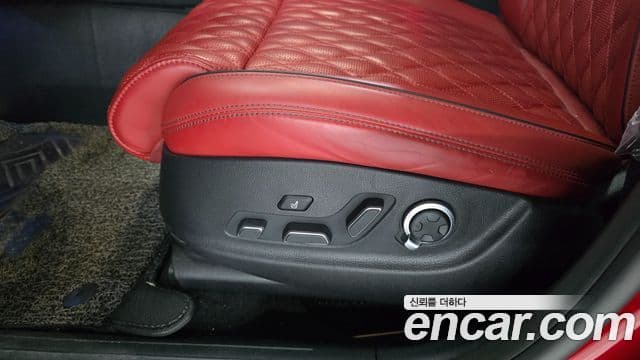 Genesis GV70 2021 — ფოტო 8/20