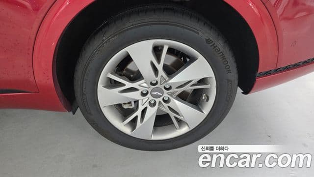 Genesis GV70 2021 — ფოტო 19/20