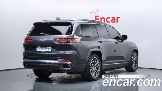 Jeep Grand Cherokee 2021 — ფოტო 2/20