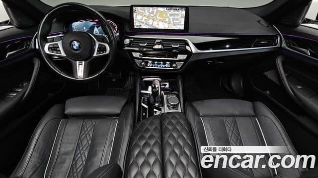 BMW 5 Series 2023 — ფოტო 7/20