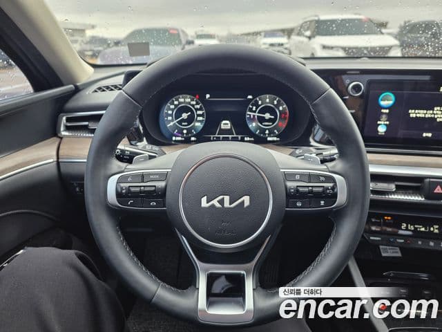 Kia K5 2023 — Şəkil 4/12