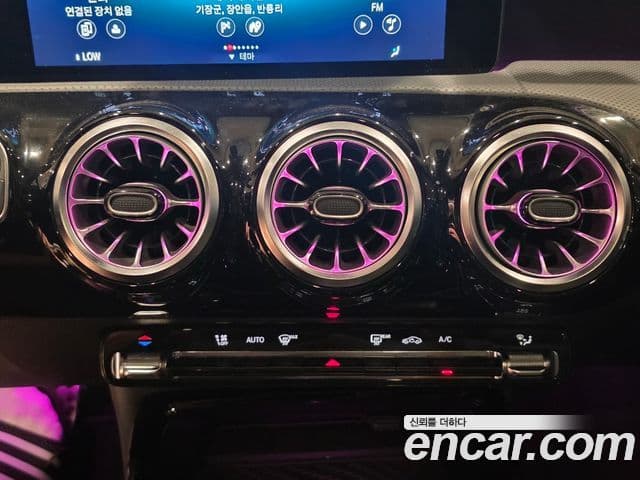 Mercedes-Benz A-Class 2021 — ფოტო 18/20