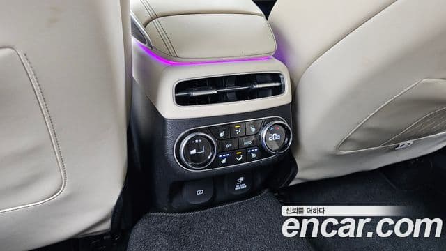 Genesis GV70 2021 — Şəkil 16/20