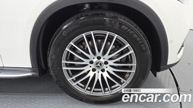 Mercedes-Benz GLC-Class 2025 — Photo 8/32