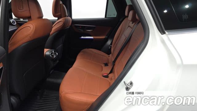 Mercedes-Benz GLC-Class 2025 — Photo 12/32