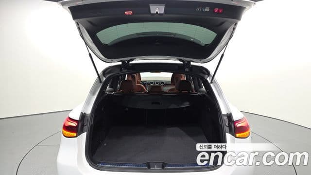 Mercedes-Benz GLC-Class 2025 — Photo 29/32