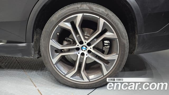 BMW X5 2023 — Photo 12/31