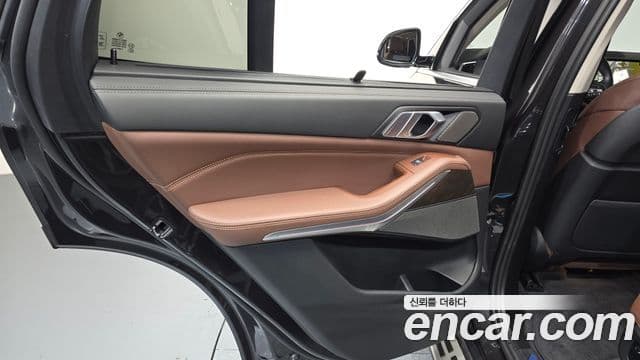 BMW X5 2023 — Photo 9/31