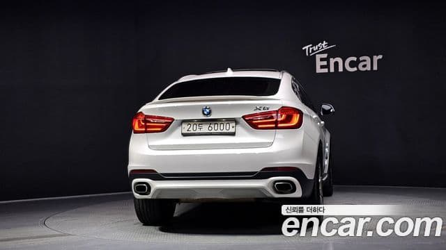 BMW X6 2019 — Photo 26/35