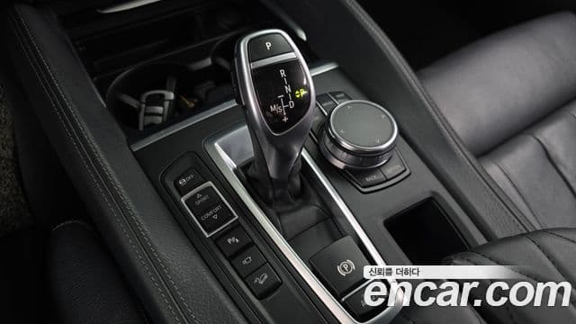 BMW X6 2019 — Photo 32/35