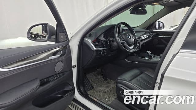 BMW X6 2019 — Photo 10/35