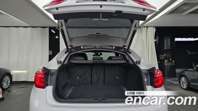 BMW X6 2019 — Photo 9/35