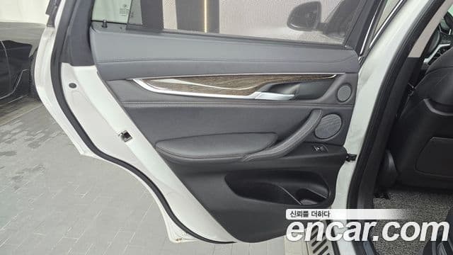 BMW X6 2019 — Photo 34/35