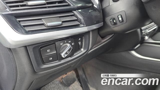 BMW X6 2019 — Photo 31/35