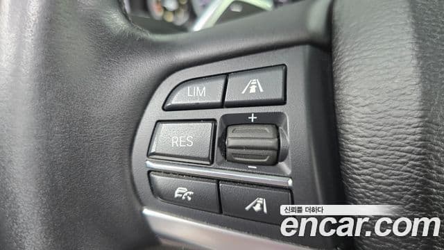 BMW X6 2019 — Photo 30/35