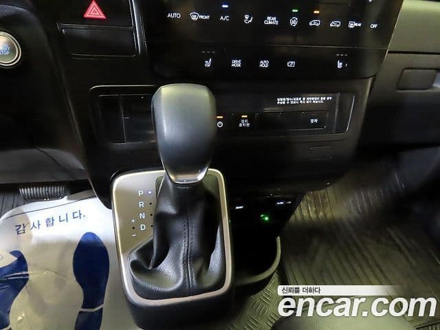 Hyundai Staria 2024 — ფოტო 7/20