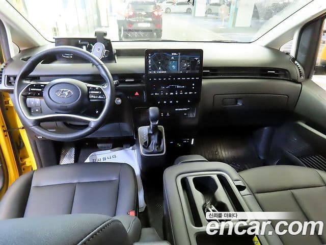 Hyundai Staria 2024 — ფოტო 8/20