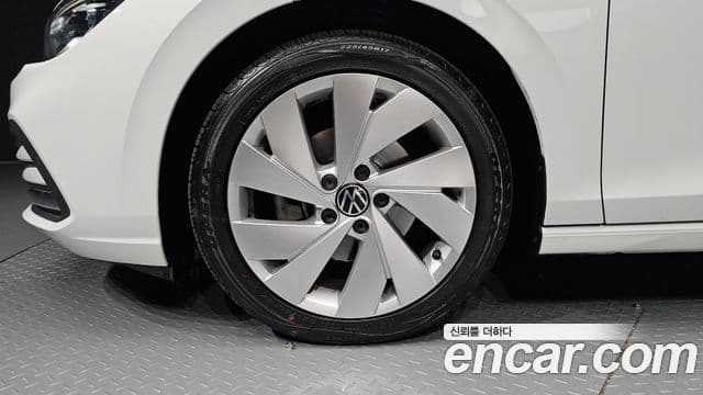 Volkswagen Golf 2022 — ფოტო 5/20