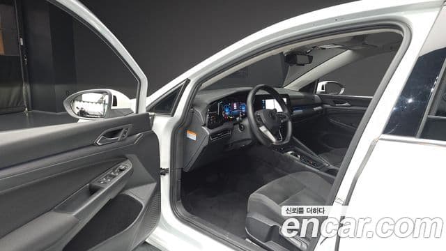 Volkswagen Golf 2022 — ფოტო 10/20