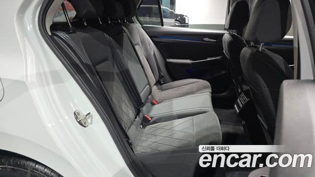 Volkswagen Golf 2022 — ფოტო 11/20
