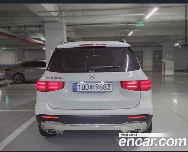Mercedes-Benz GLB-Class 2024 — фото 5 из 20