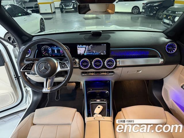 Mercedes-Benz GLB-Class 2024 — Фото 10/20