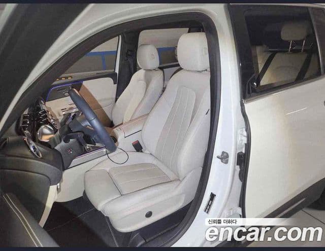 Mercedes-Benz GLB-Class 2024 — фото 11 из 20
