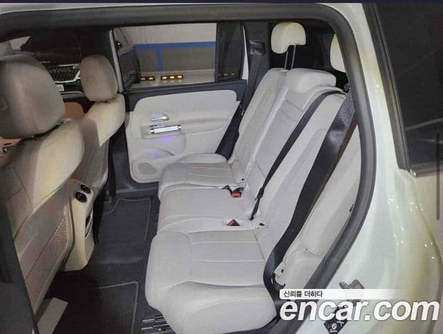 Mercedes-Benz GLB-Class 2024 — фото 12 из 20