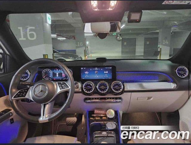 Mercedes-Benz GLB-Class 2024 — ფოტო 13/20