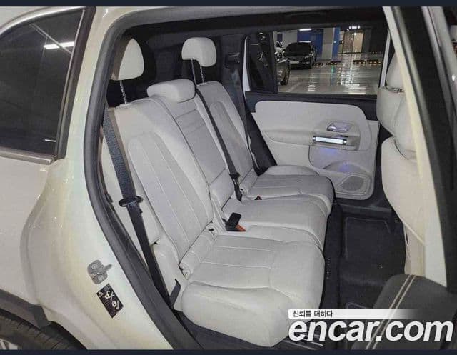 Mercedes-Benz GLB-Class 2024 — фото 14 из 20