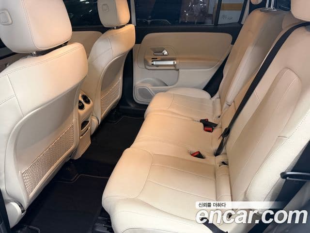 Mercedes-Benz GLB-Class 2024 — Фото 16/20