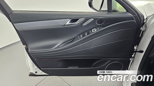 Genesis G80 2025 — Şəkil 33/38