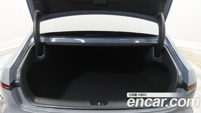 Hyundai Grandeur 2023 — ფოტო 5/20