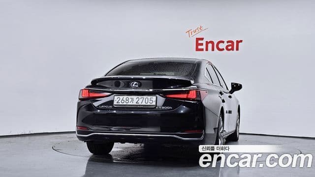 Lexus ES300h 2021 — Şəkil 4/20