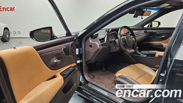 Lexus ES300h 2021 — Şəkil 10/20