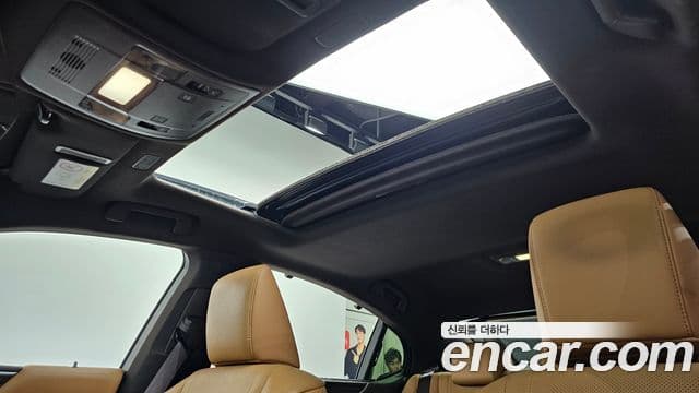 Lexus ES300h 2021 — Şəkil 19/20
