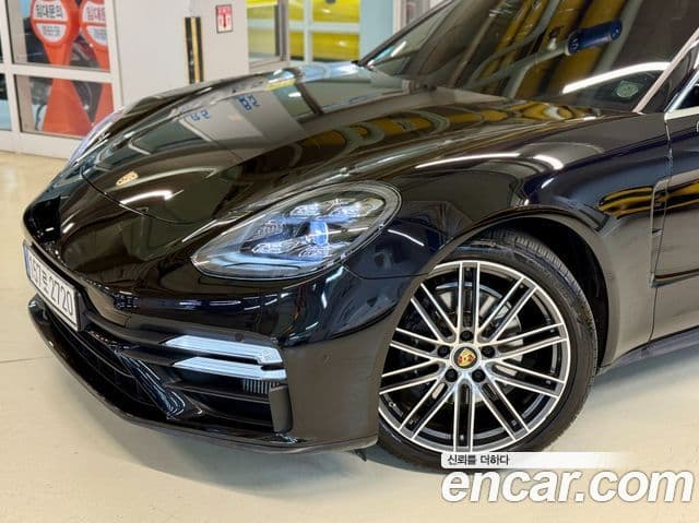 Porsche Panamera 2021 — ფოტო 3/20