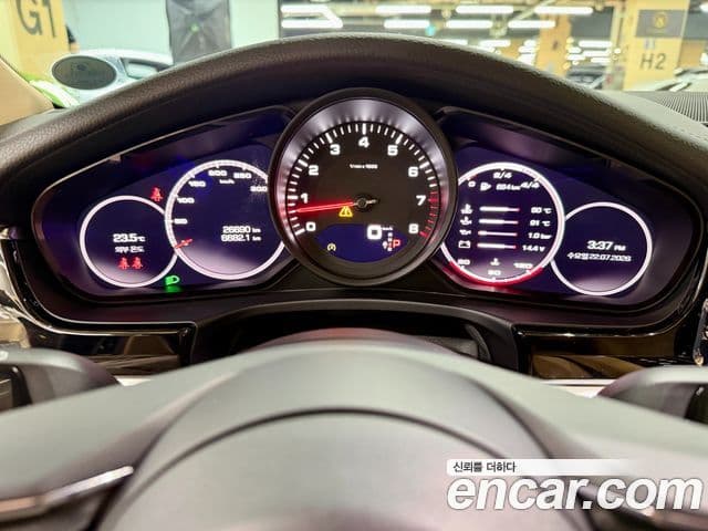 Porsche Panamera 2021 — ფოტო 7/20
