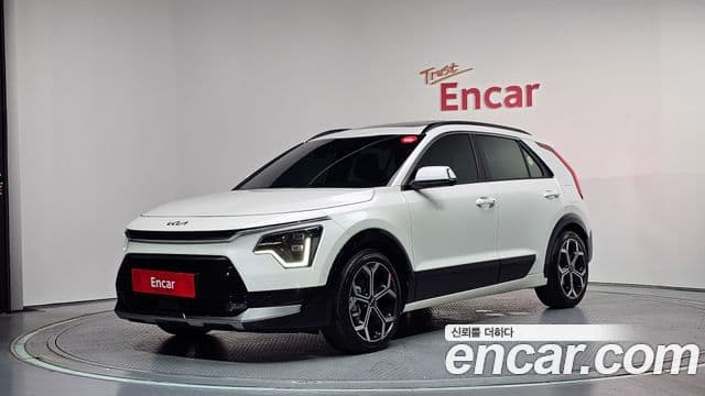Kia Niro 2022 — ფოტო 1/20