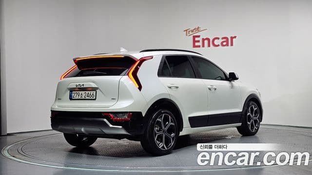 Kia Niro 2022 — ფოტო 2/20