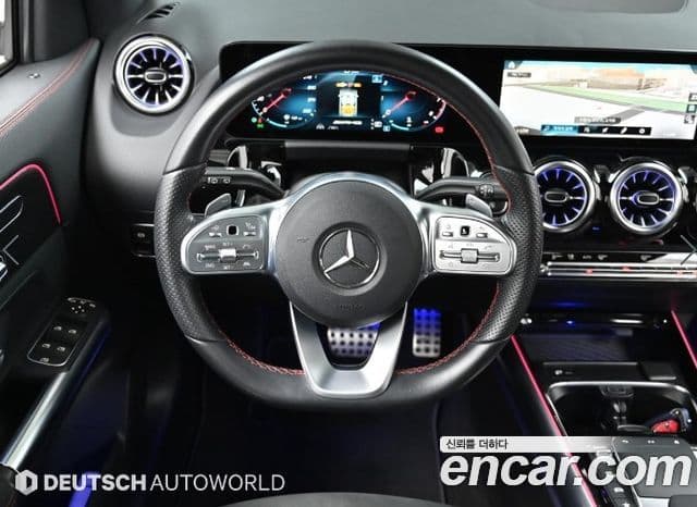 Mercedes-Benz GLA-Class 2021 — ფოტო 13/20