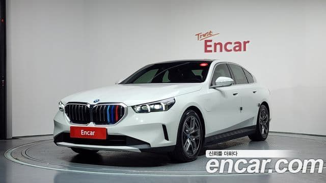 BMW 5 Series 2025 — Photo 20/33