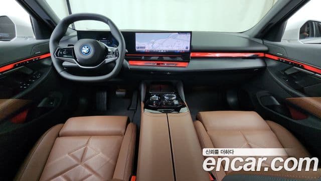 BMW 5 Series 2025 — Photo 18/33