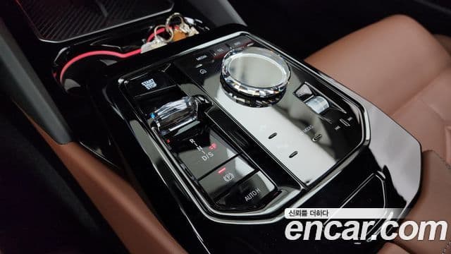 BMW 5 Series 2025 — Photo 16/33