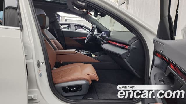 BMW 5 Series 2025 — Photo 23/33