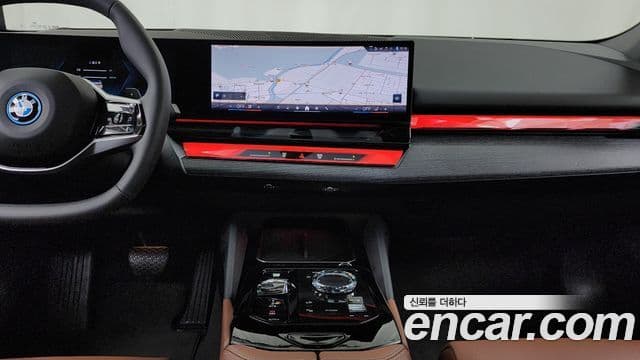 BMW 5 Series 2025 — Photo 9/33