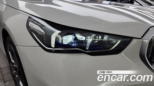 BMW 5 Series 2025 — Photo 29/33
